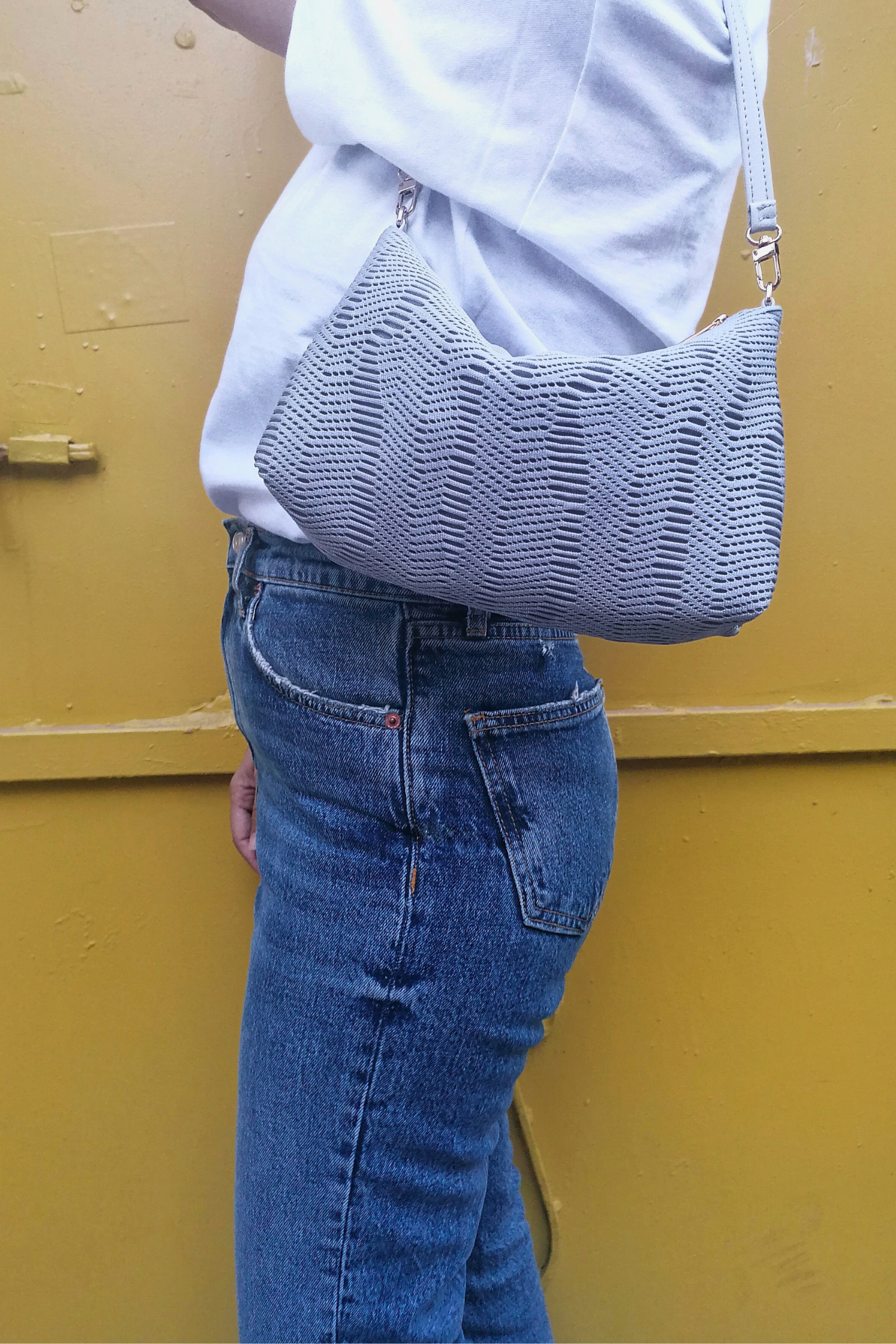 ZIPPER MESH BAG - SPORTY GRAY