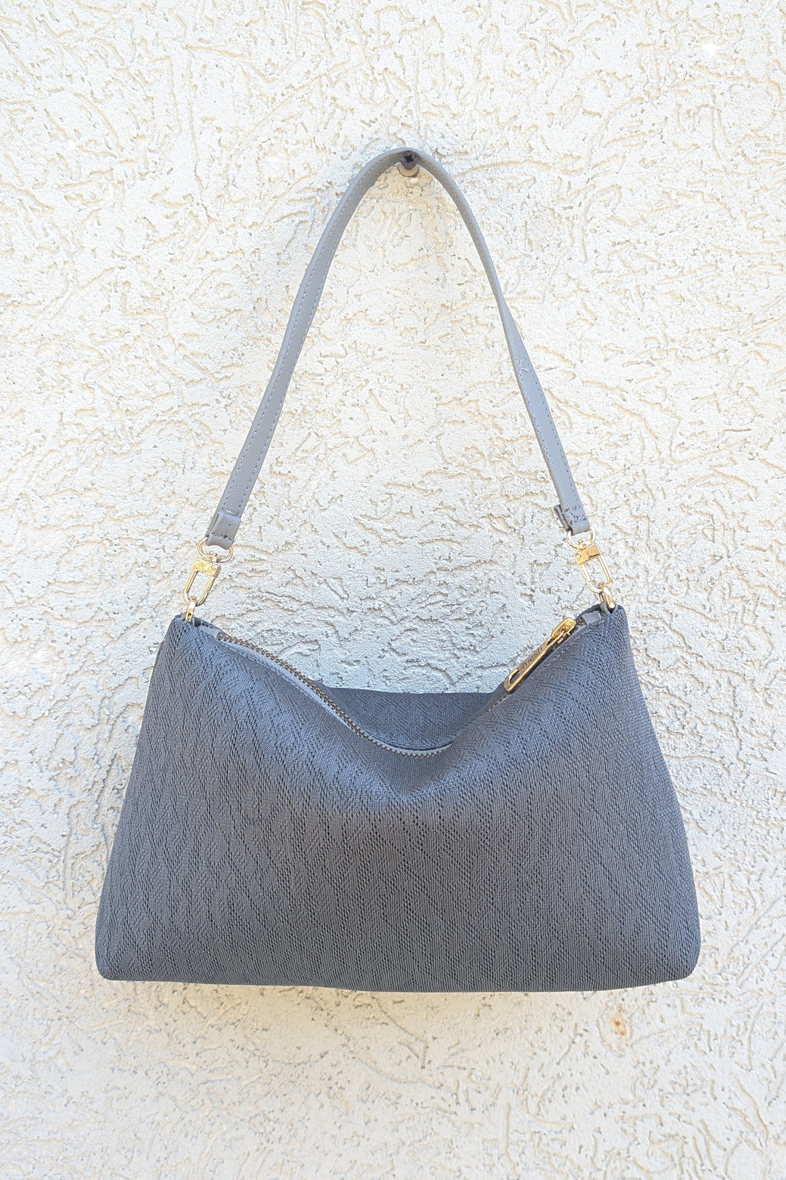 ZIPPER MESH BAG - SPORTY GRAY