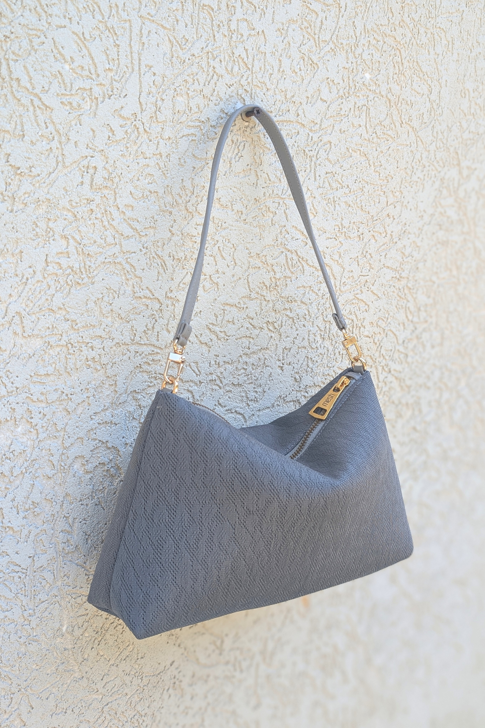 ZIPPER MESH BAG - SPORTY GRAY