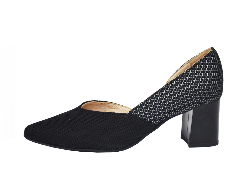 #9 BLACK & BLACK BLOCK HEELS