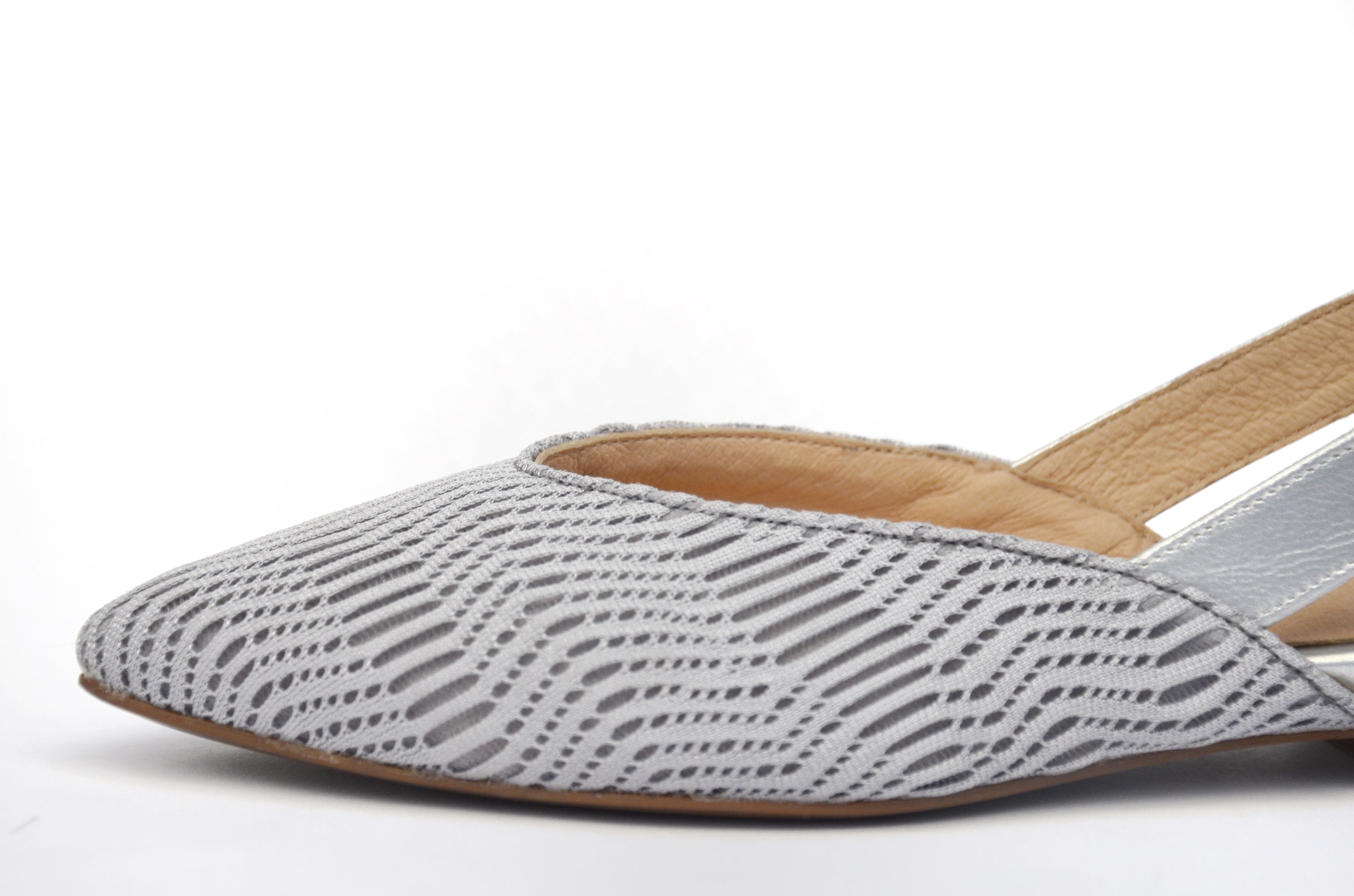#14 Gray 3D mesh flat