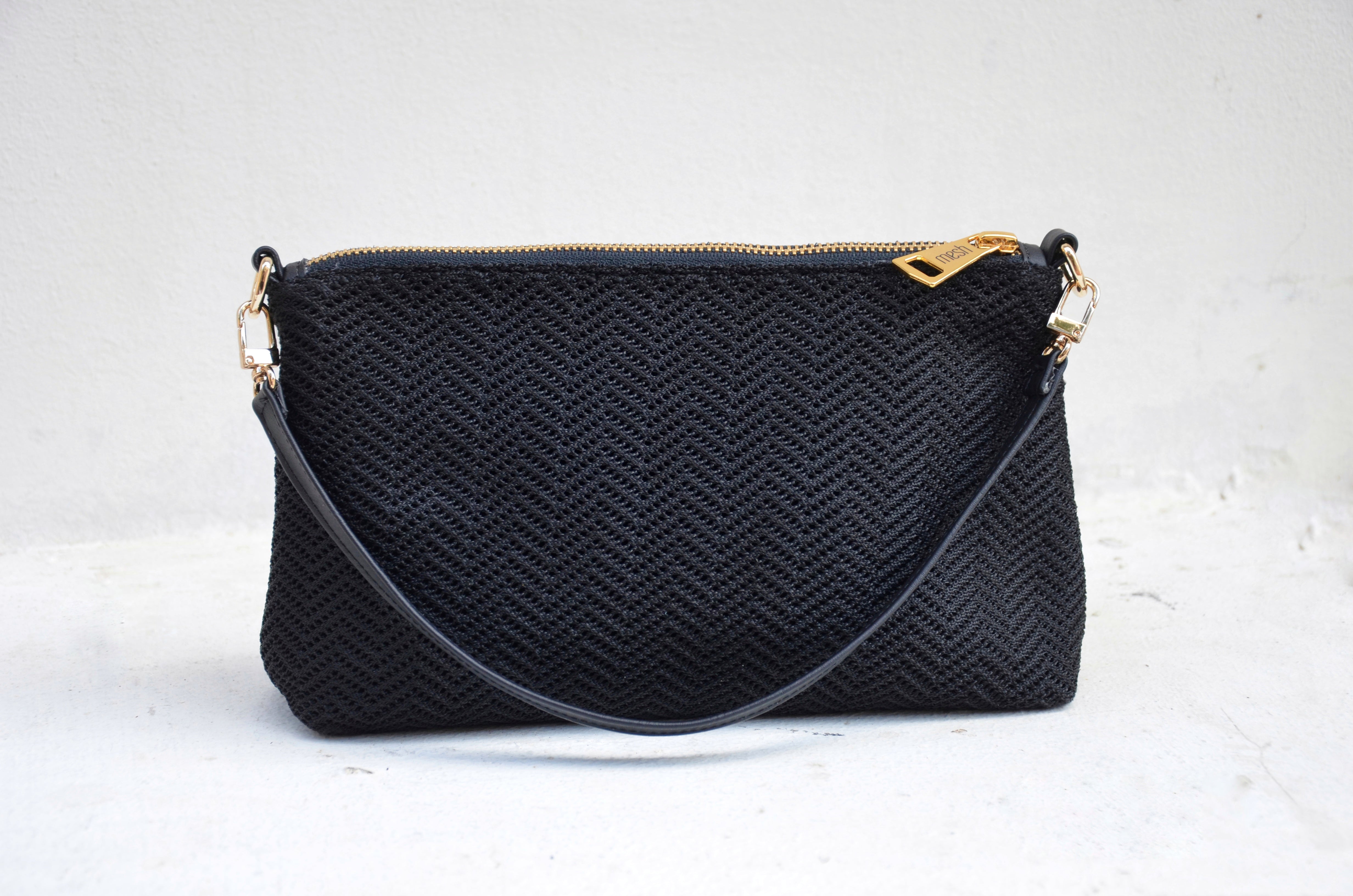 ZIPPER MESH BAG - BLACK