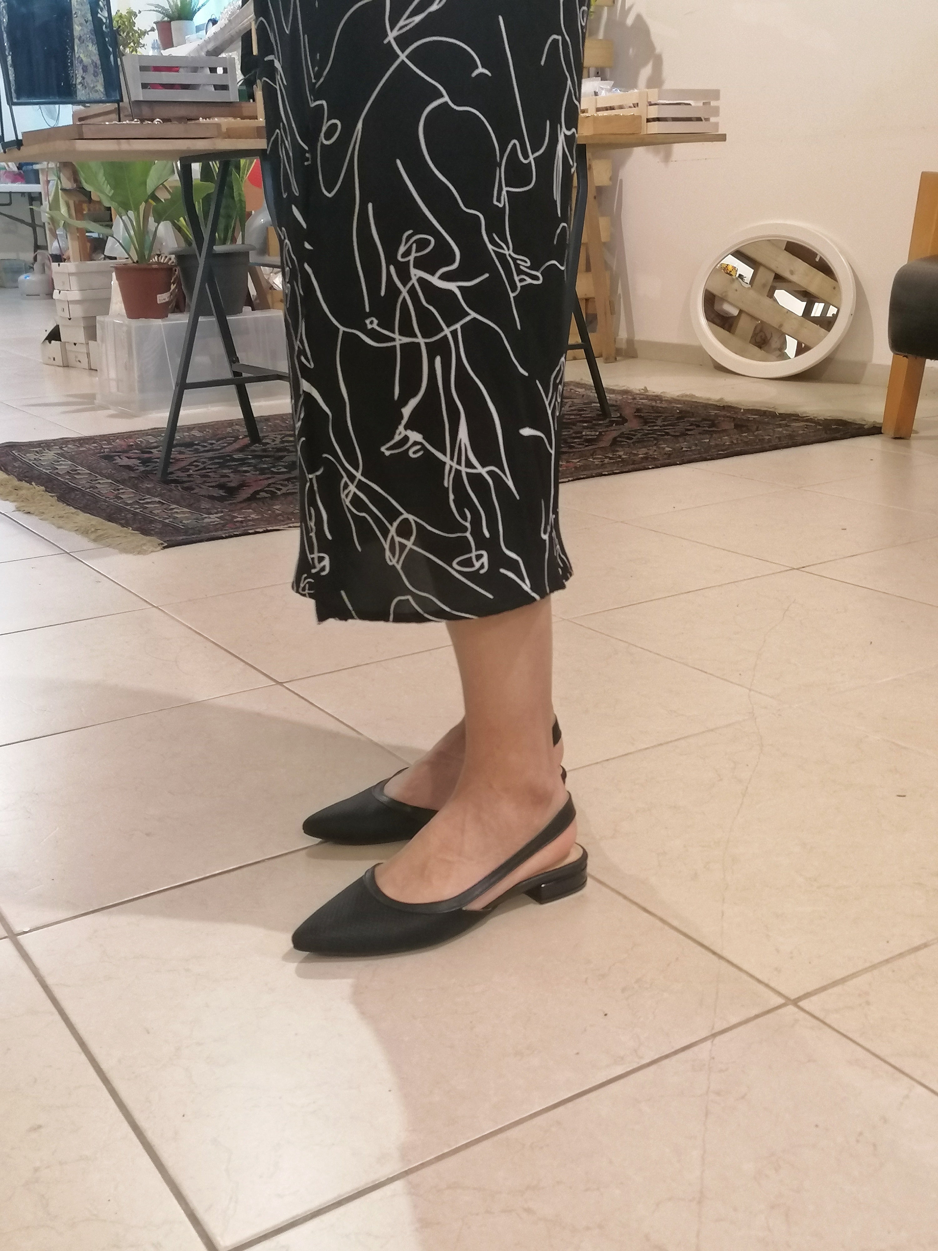 #15 Black & Black strap flats