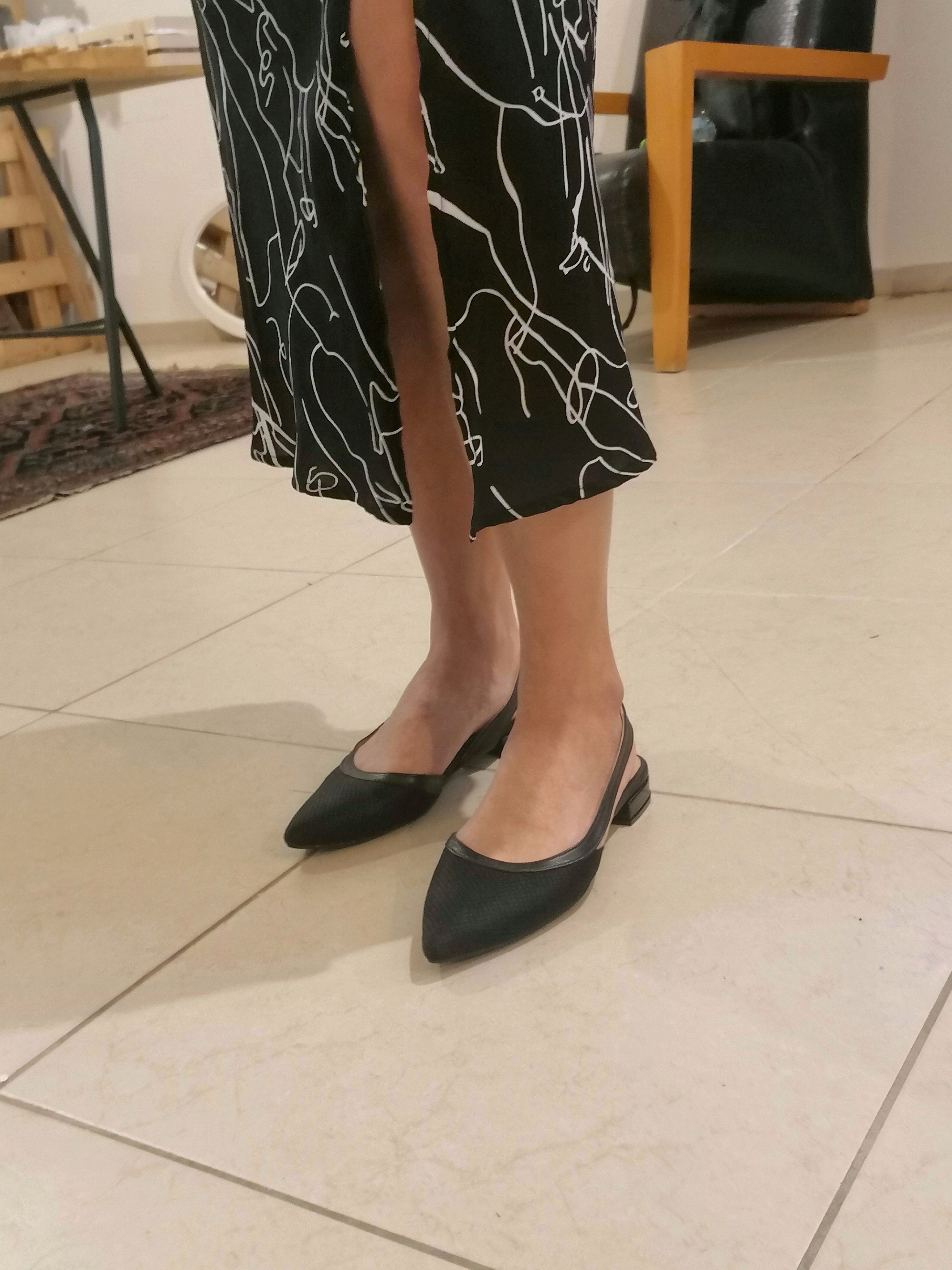 #15 Black & Black strap flats