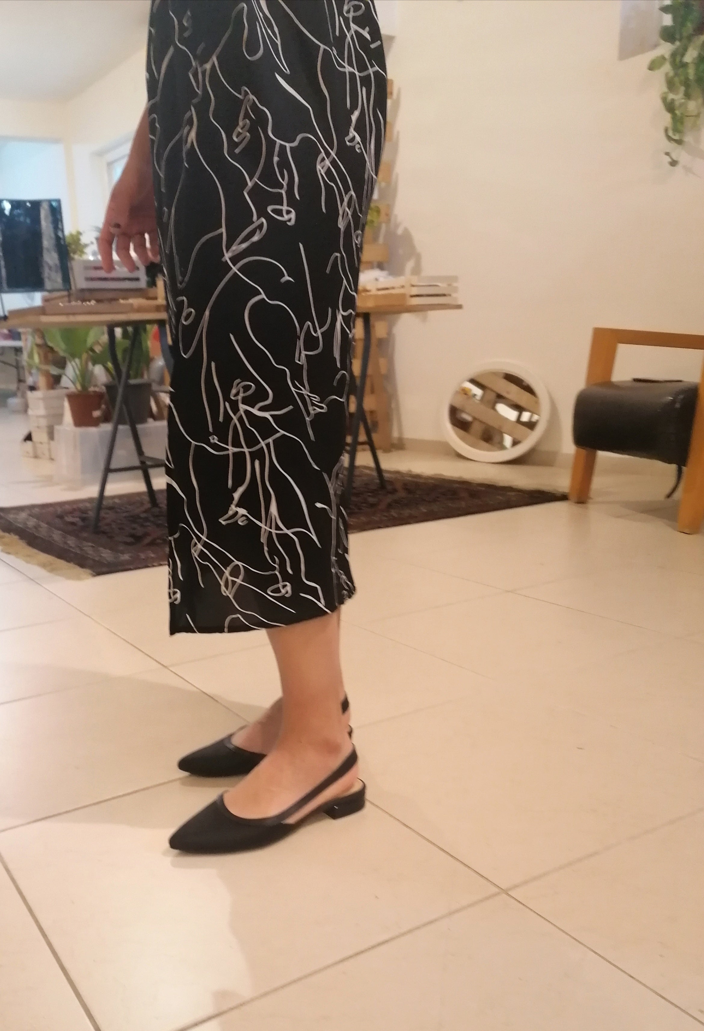 #15 Black & Black strap flats