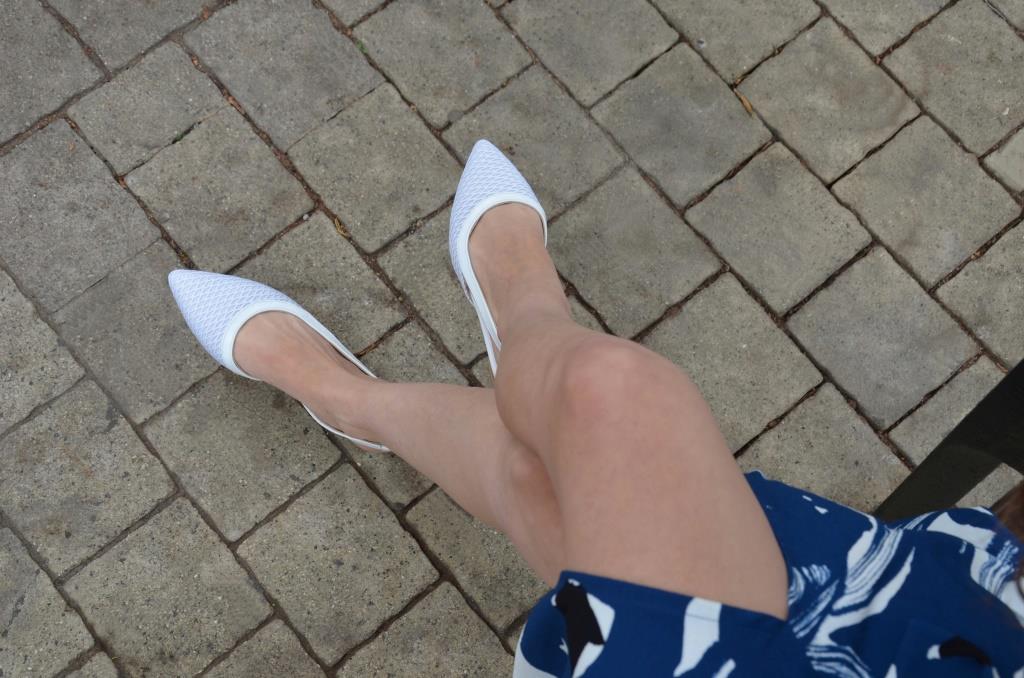 #15 White & White Flats
